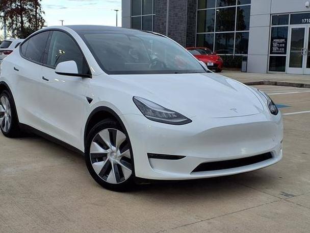 TESLA MODEL Y 2021 5YJYGDEE5MF065816 image